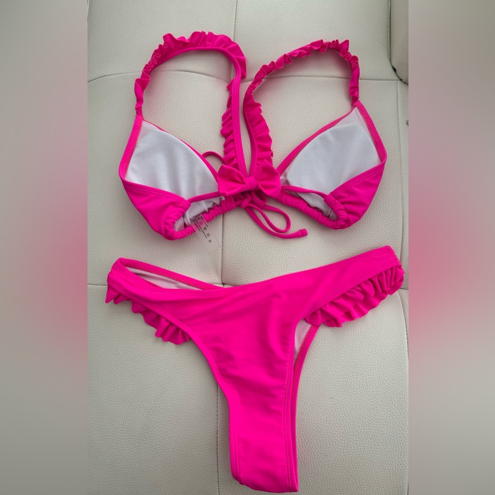Vibrant Pink Ruffled Bikini Set - Picture 2 of 3